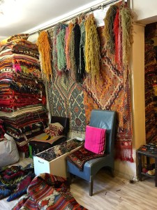 The interior of Bilgin Hali ("Hali" means "rug" in Turkish.) 
