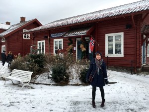 I’m standing in front of the “Honey House,” an old worker’s cottage that has been repurposed to feature locally produced honey and the necessary accoutrement. In summer, kids can work with the glassblowers and make their own honeypots.